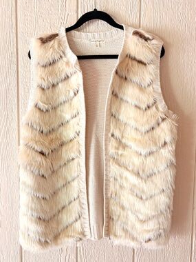 Faux Fur Chevron Knit Vest Cream Size L